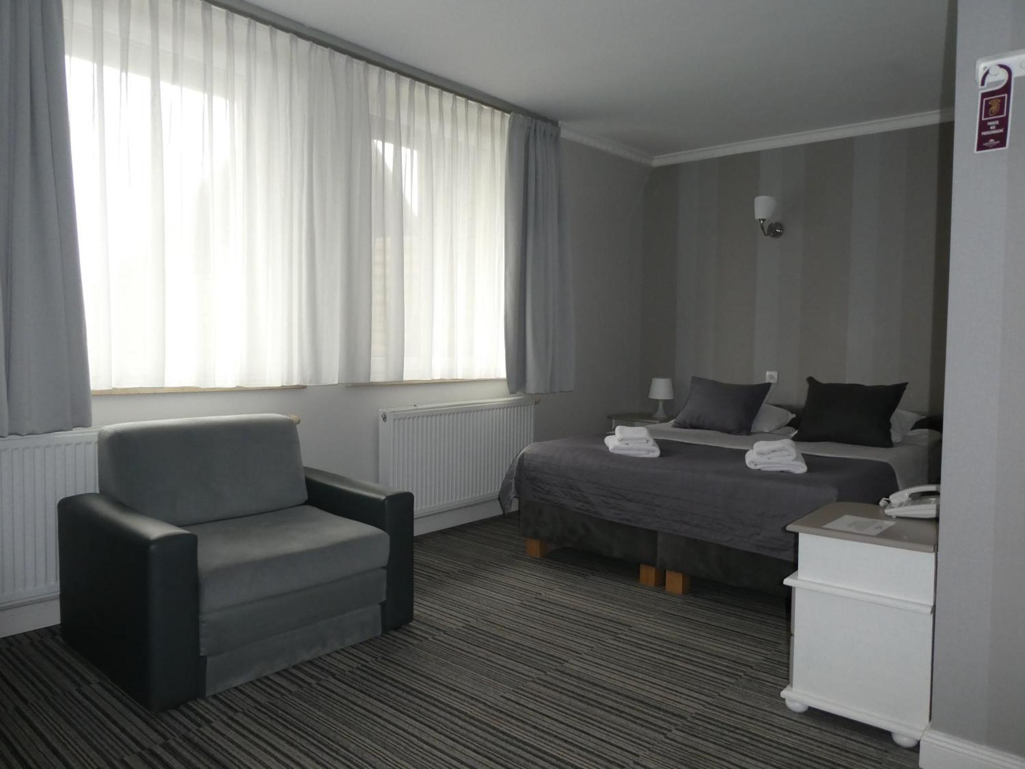 Hotel Niedzwiadek Вдзыдзе-Кишевске Экстерьер фото
