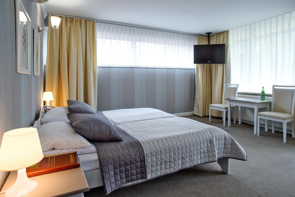 Hotel Niedzwiadek Вдзыдзе-Кишевске Экстерьер фото
